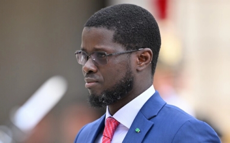 Senegal president dismisses prime minister, dissolves government