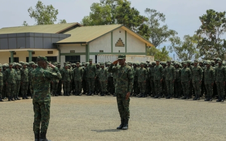 Gen Nyakarundi briefs RDF, Police contingent ahead of Mozambique deployment