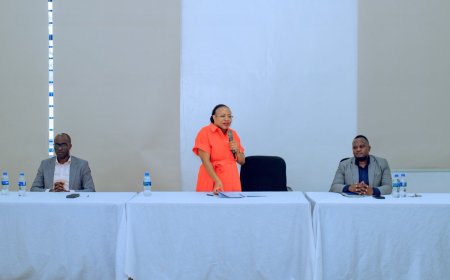 Zimbabwe ambassador meets Zimbabwean teachers serving in Nyagatare