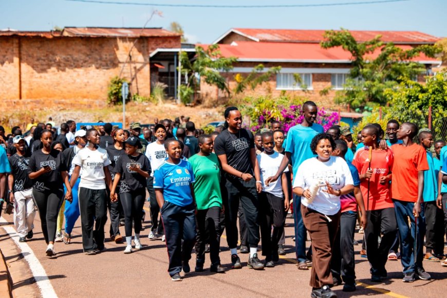 Government teams up with social media stars to fight drugs, alcohol and idleness